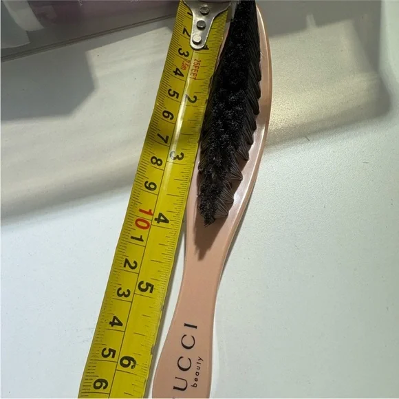 Gucci Beauty Brush - Picture 4 of 4